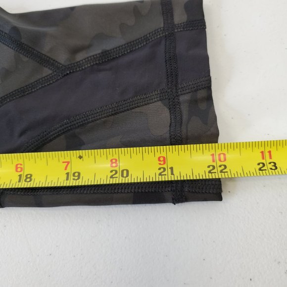 Lululemon Incognito Camo Multi Color Cropped Tight Legging Nulux SIZE 4. - Picture 15 of 15
